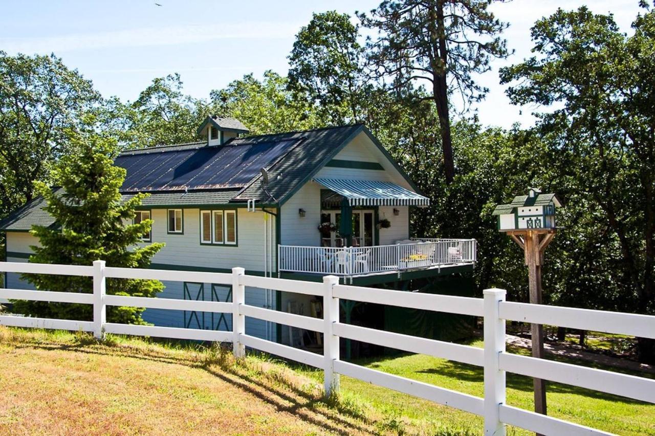 Anderson Creek Barn Cottage - Minutes From Ashland Talent Exterior photo